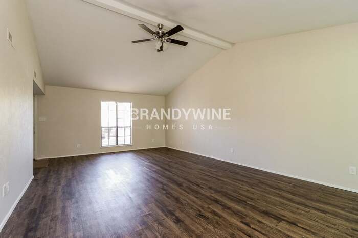 Building Photo - 802 Edgemont Dr