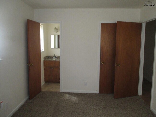 Building Photo - 4106 Aspen St