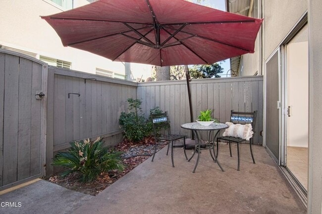 Building Photo - 708 W Sierra Madre Blvd