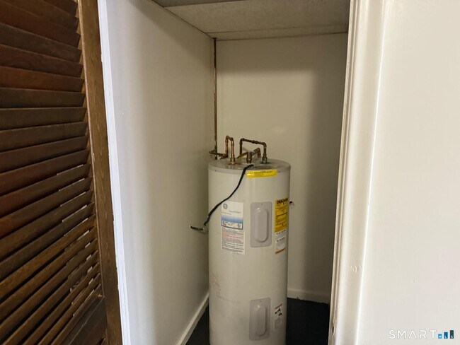 Building Photo - 1274 E Main St