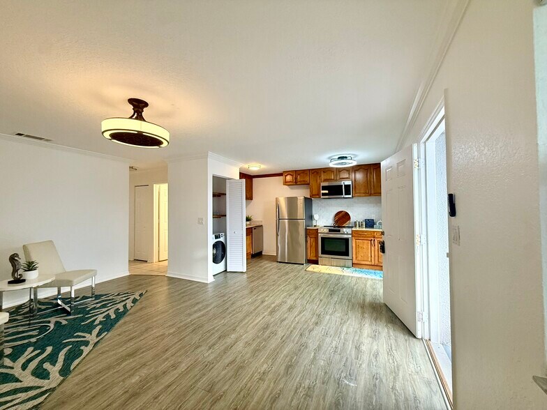 Building Photo - 436 Auburn Dr