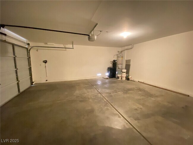 Building Photo - 4532 English Lavender Ave