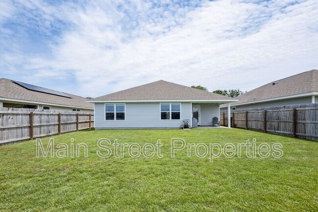 Building Photo - 5260 Peach Dr