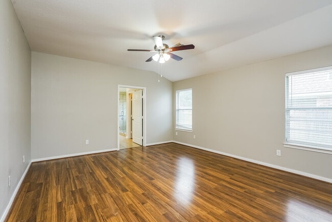 Building Photo - 403 Magnolia Estates Dr