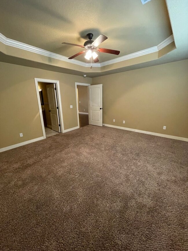 Building Photo - 405 Cherry St