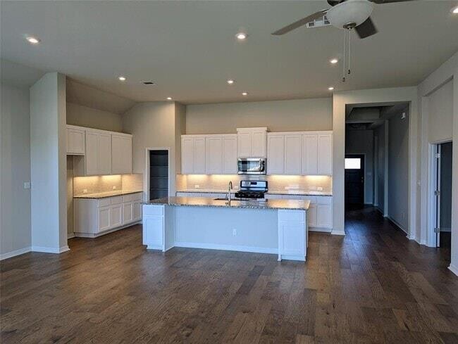 Building Photo - 408 Trailing Lantana Ln