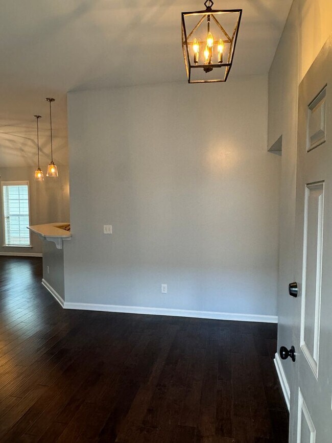 Building Photo - Incredible 3-Bedroom in Grand Park!!
