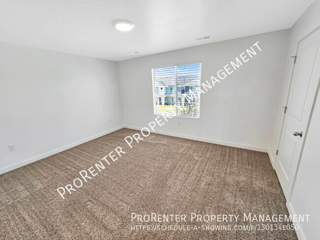 Building Photo - 2802 N Airmen Ave