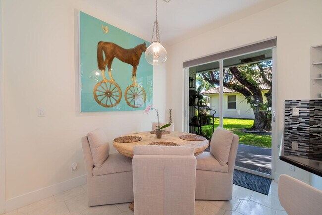 Building Photo - 1907 S Club Dr