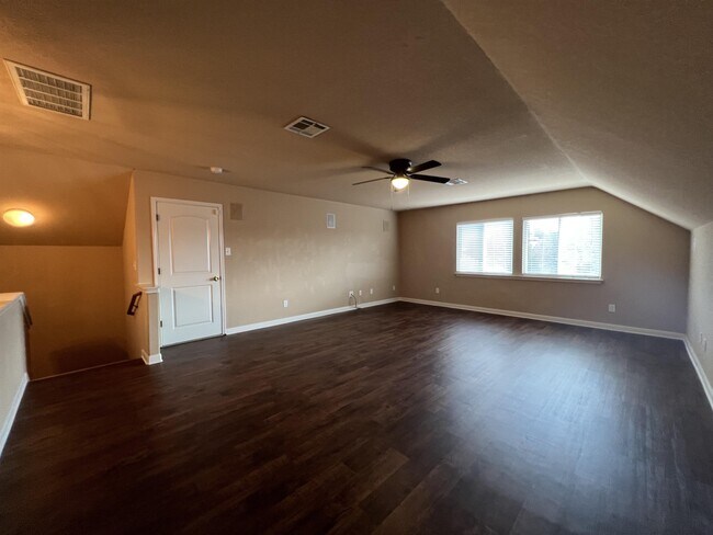 Building Photo - 25030 Buttermilk Ln