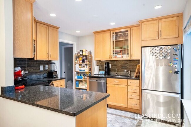 Building Photo - 1325 13th St NW