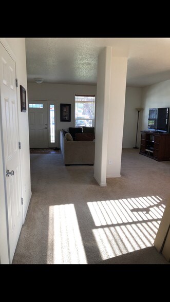 Building Photo - 540 S Glenmoor Dr
