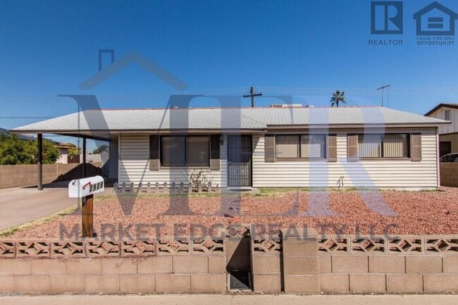 Building Photo - 3Bed/2Bath at 35th/Cactus! $1499 MOVE-IN S...