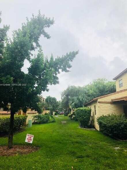 Building Photo - 7795 Grande St