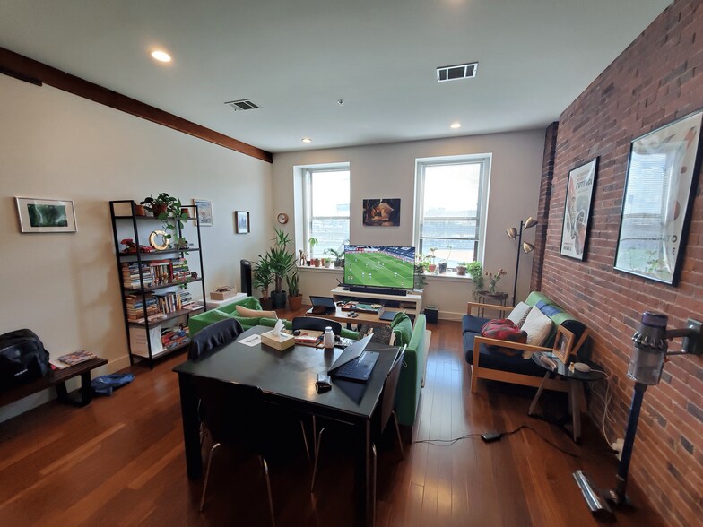 Building Photo - 450 Harrison Ave