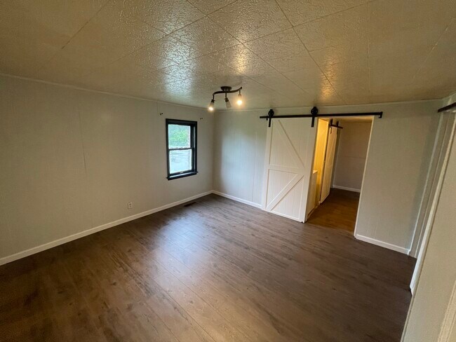 Building Photo - 47 Osborne Dr