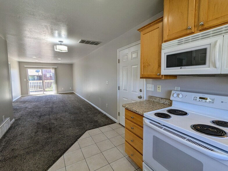 Building Photo - 2785 W 5525 S