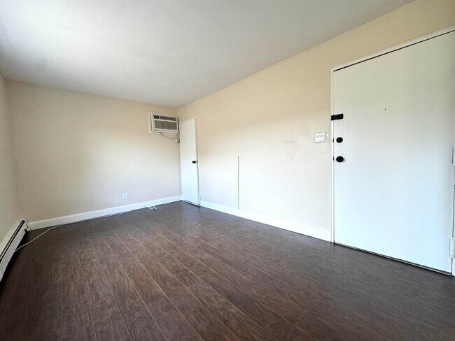 Building Photo - 78 69th St