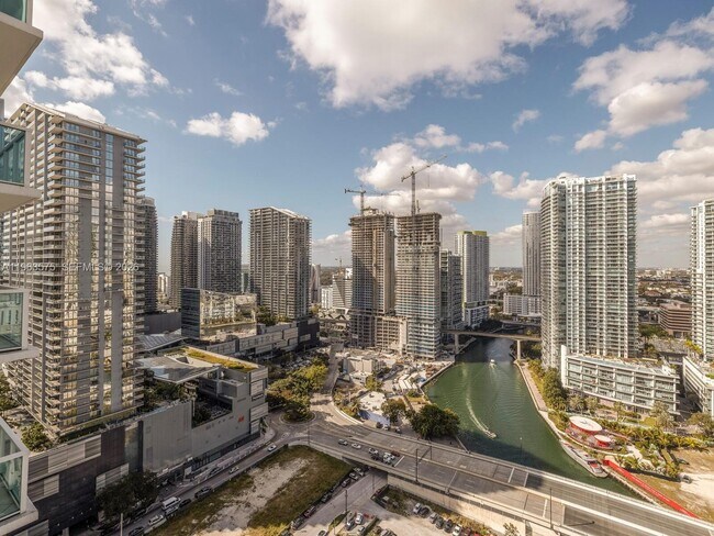 Building Photo - 31 SE 5th St