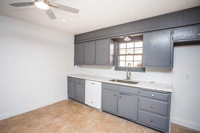 Building Photo - 6114 Nashville Ave