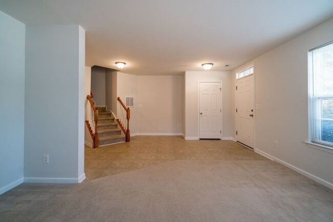 Building Photo - Gorgeous 3 Bedroom Townhome in Davidson