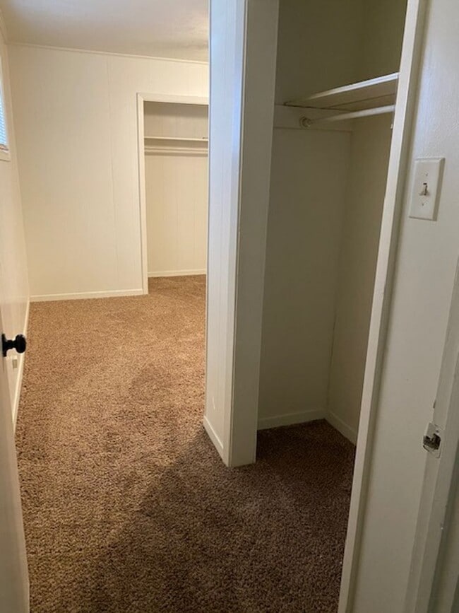 Building Photo - December Move In