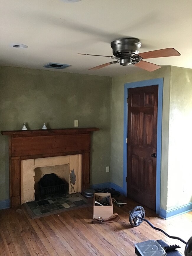 Building Photo - 4 BR 2 BA historic house in downtown Lexington