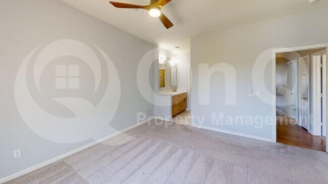 Building Photo - 525 N Miller Rd