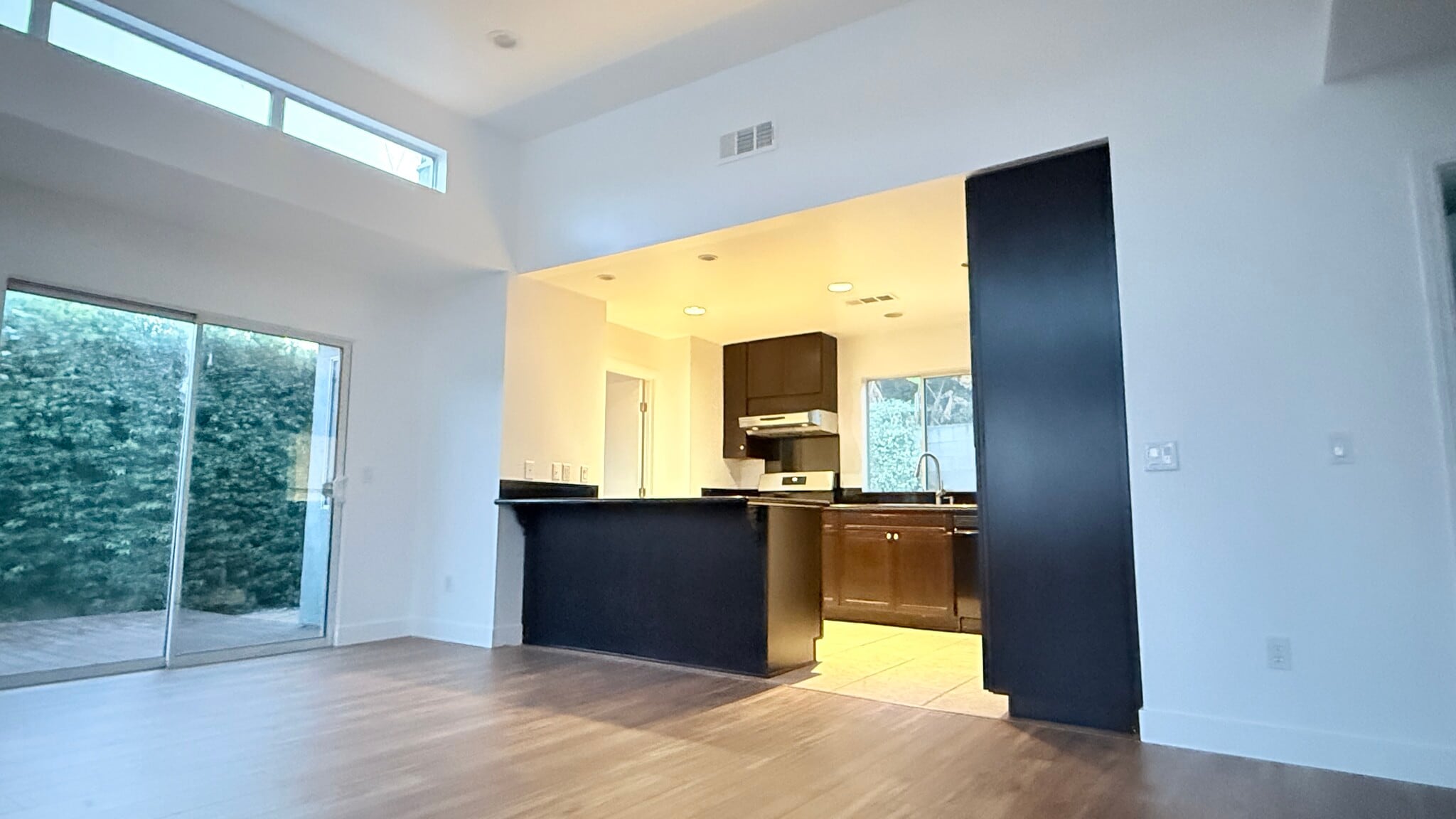 Building Photo - 11141 Greenlawn Ave