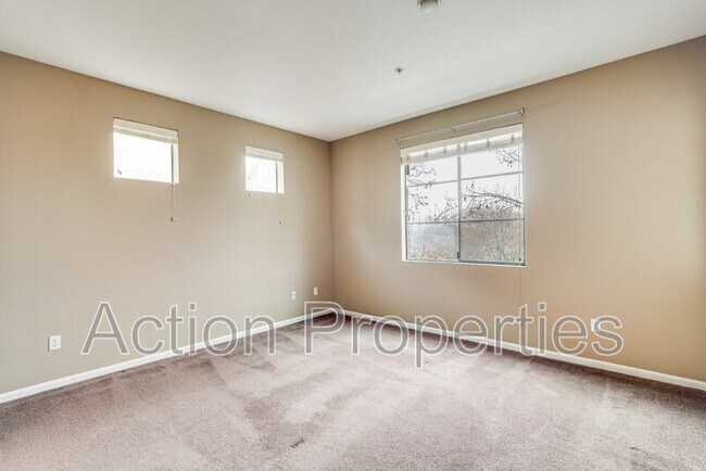 Building Photo - 800 N 8th St