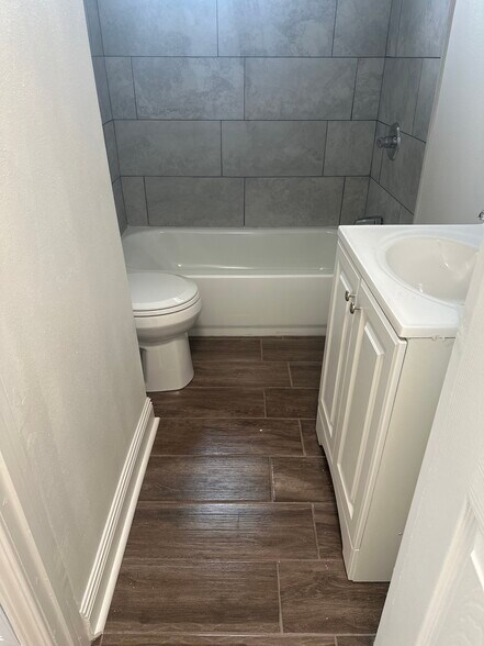 Building Photo - 1818 Brown Ave