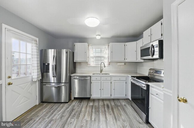 Building Photo - 6837 Cottingham Ln