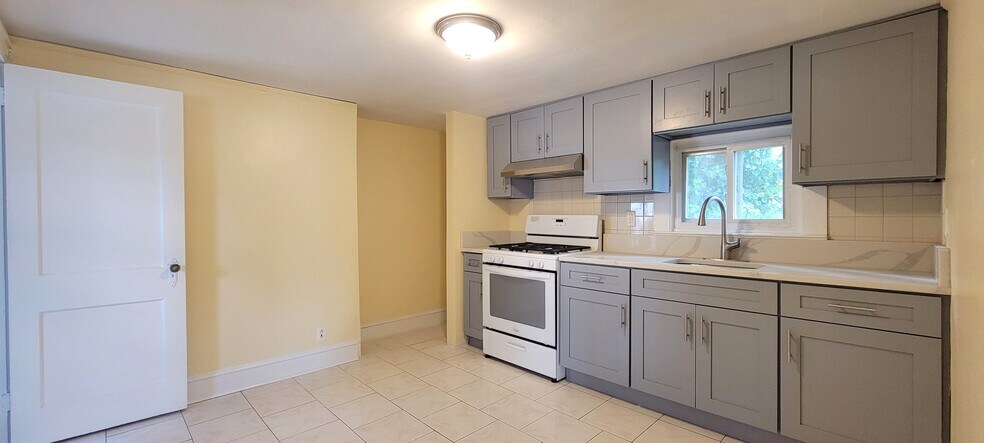 EIK - 241 Main St