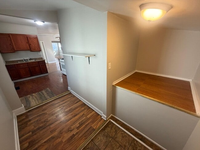 Building Photo - For rent - Spacious 3 Bed / 2 Bath Home