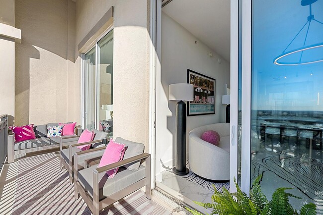 Building Photo - 550 Okeechobee Blvd