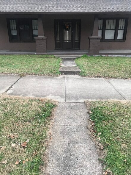 Front of 4-Plex - 800 Shelby Ave