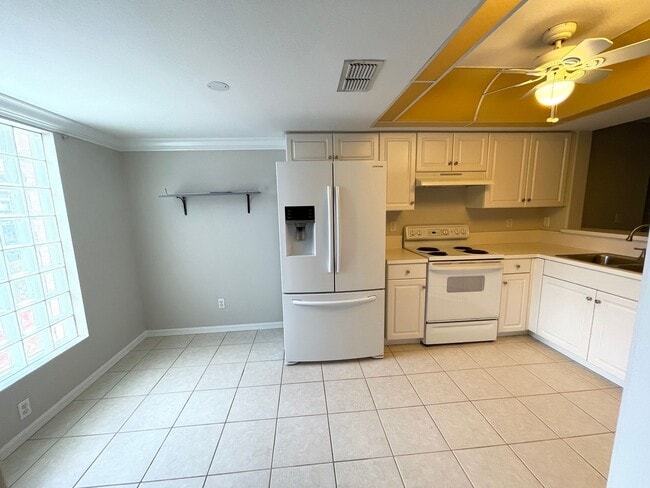 Building Photo - ANNUAL RENTAL - 2 BED/2BATH CONDO - THE MANOR AT MORTON GROVE