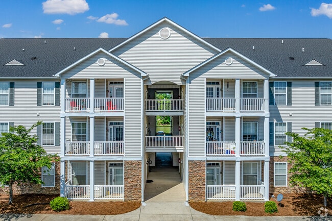 Entrance - Windemere Condominiums