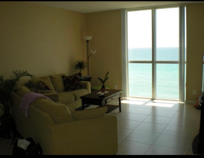 Building Photo - 3901 S Ocean Dr