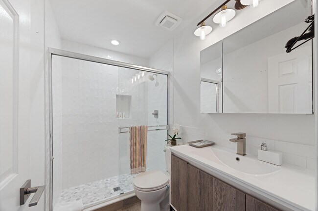 Building Photo - 5710 Coach House Cir