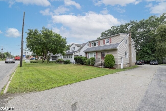 Building Photo - 216 Ringwood Ave