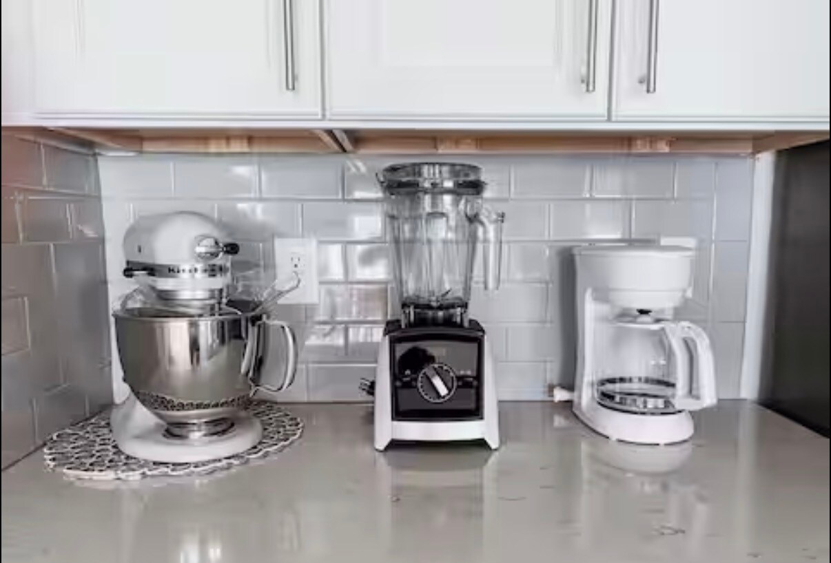 Building Photo - 290 Granite Ave