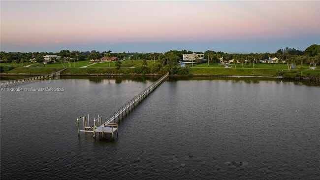 Building Photo - 2827 S Indian River Dr