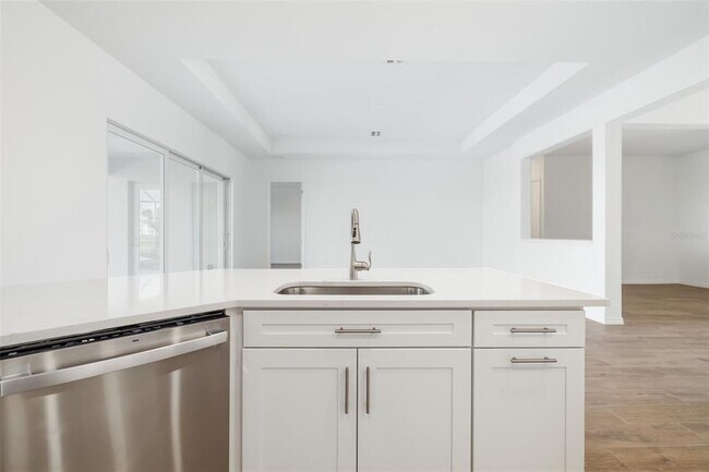 Building Photo - 5613 Lightning Whelk Ln
