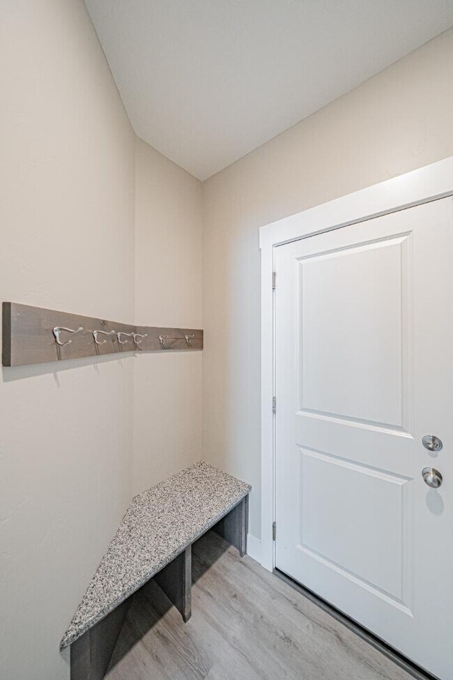 Building Photo - 2896 Blackwood