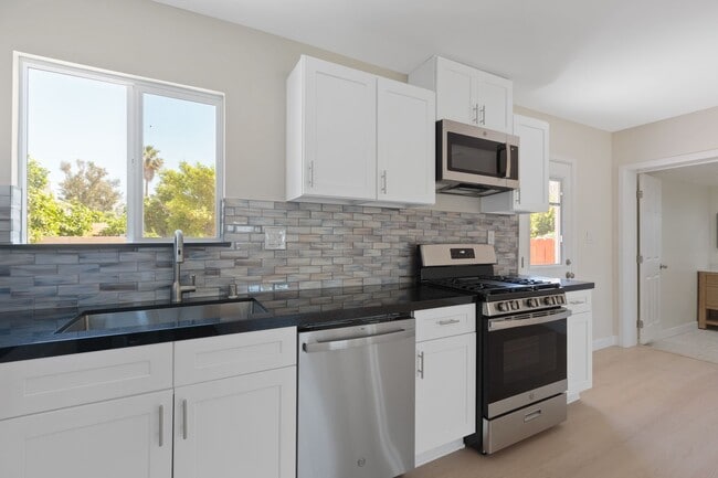 Building Photo - Newly Remodeled 3BD Home Near CSUN with Private Yard
