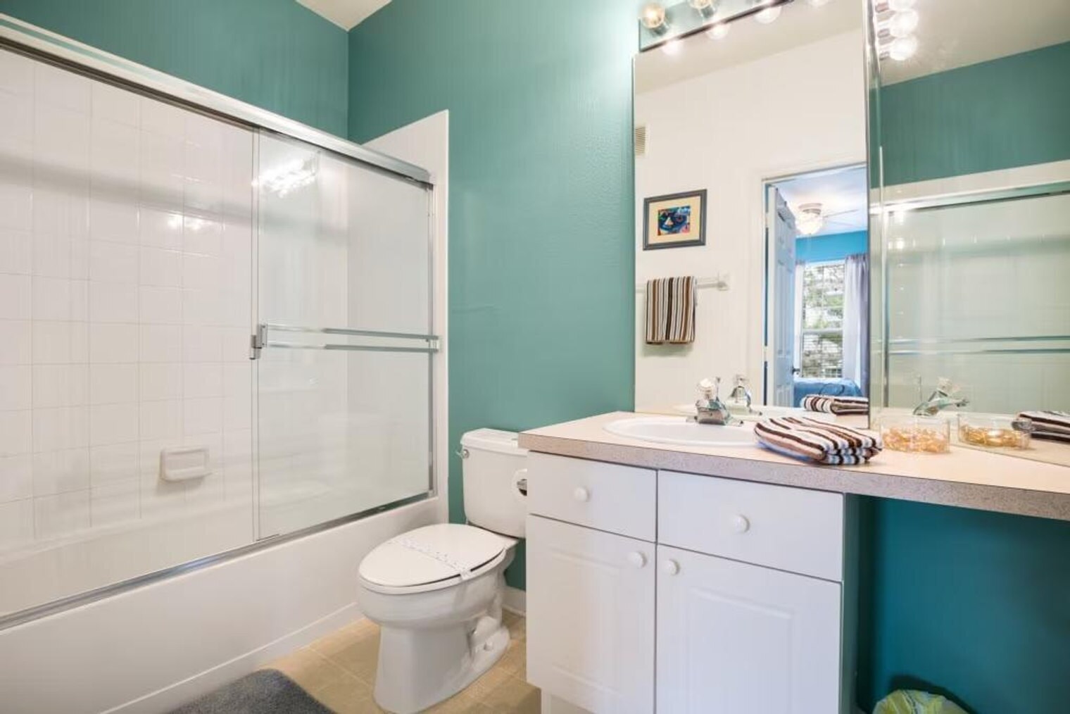 Building Photo - 8107 Coconut Pl