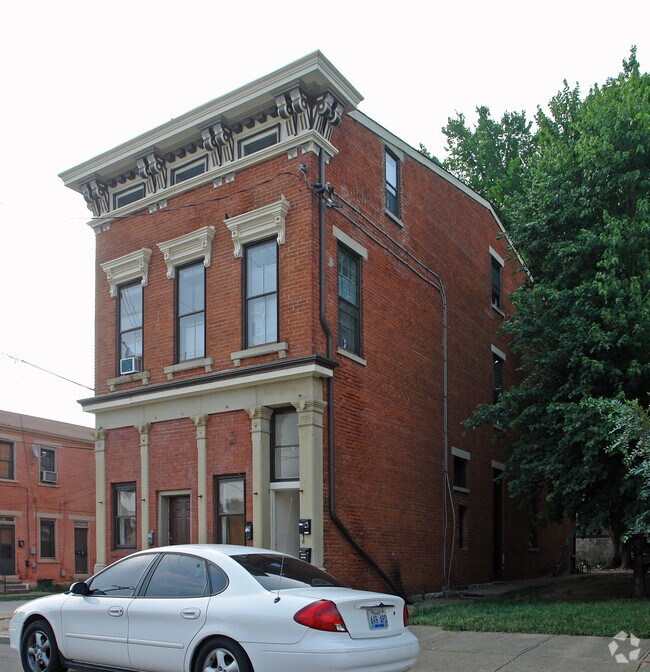 Building Photo - 101 Ash St