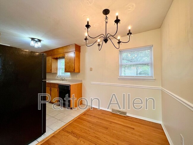 Building Photo - 14 Friendly Hollow