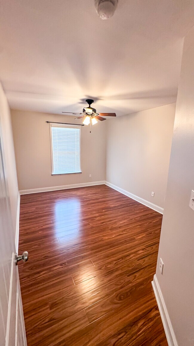Building Photo - 2805 Slate Dr SW